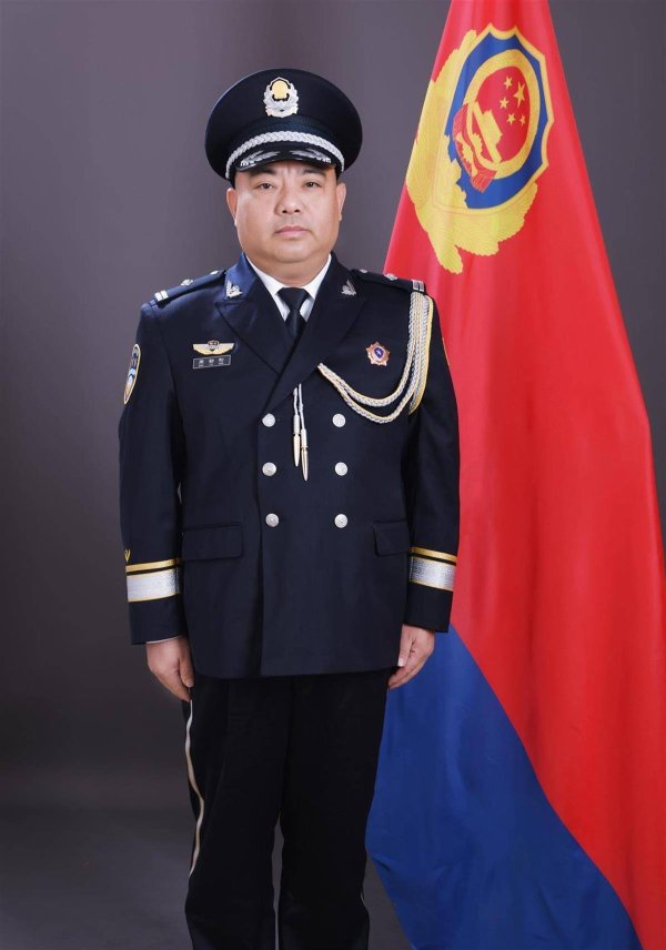 联丰优配  突发！湖北一民警因公牺牲，年仅48岁
